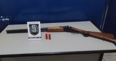 Imagem da notícia Apreensão de arma em Pedro Gomes: Homem detido com espingarda calibre 12 em veículo